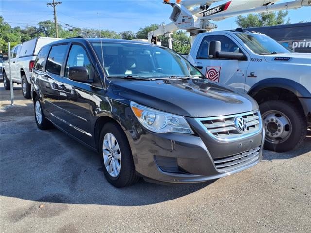 2012 Volkswagen Routan SE - Photo 2