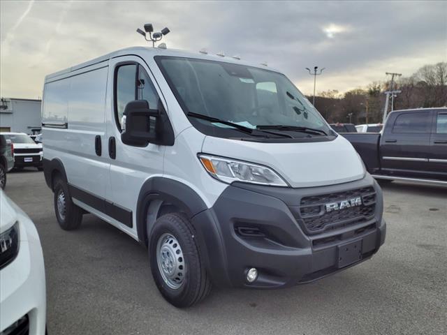 2025 RAM ProMaster Low Roof Cargo Van 118 in. WB - Photo 2