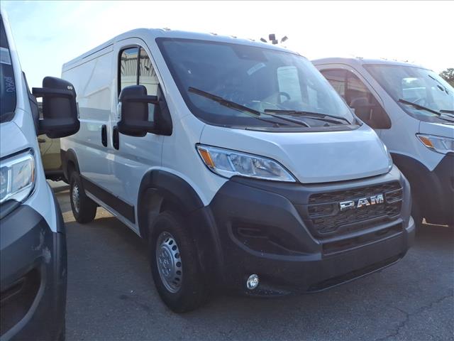 2025 RAM ProMaster Low Roof Cargo Van 118 in. WB - Photo 2