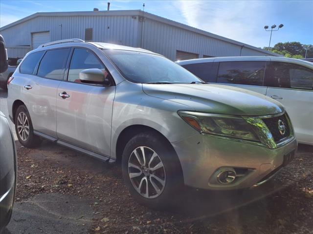 2015 Nissan Pathfinder SV - Photo 2