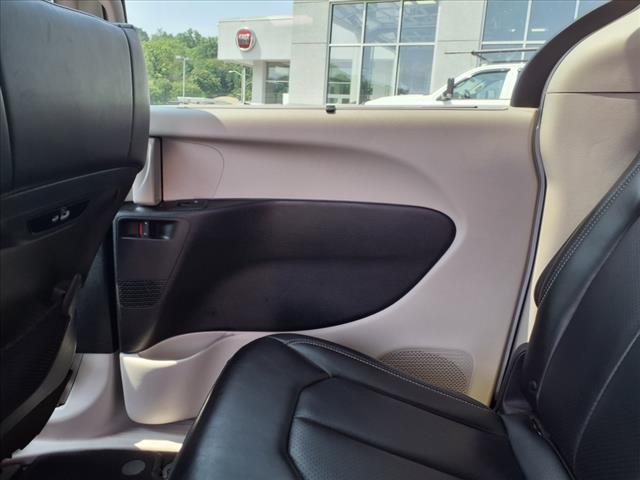 2023 Chrysler Pacifica Touring L - Photo 30