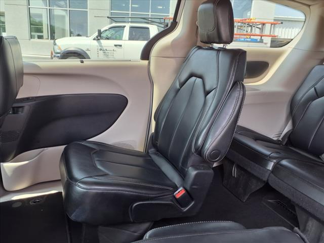 2023 Chrysler Pacifica Touring L - Photo 32