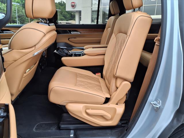 2022 Jeep Grand Wagoneer Series III - Photo 38