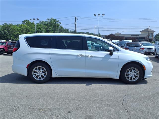 2023 Chrysler Pacifica Touring L - Photo 3