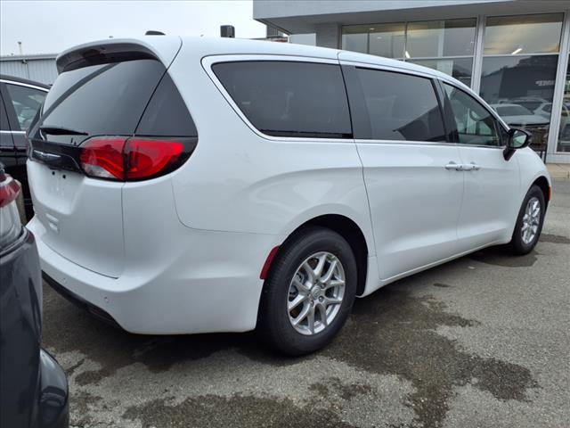 2025 Chrysler Voyager LX Passenger Van - Photo 3