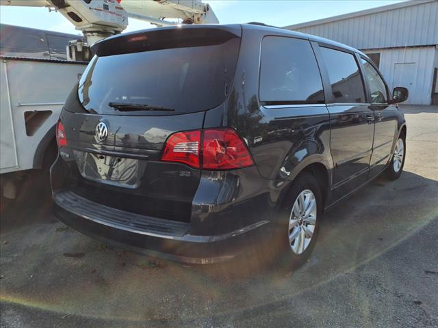 2012 Volkswagen Routan SE - Photo 3