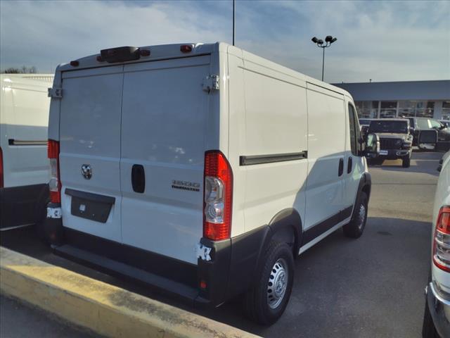 2025 RAM ProMaster Low Roof Cargo Van 118 in. WB - Photo 3