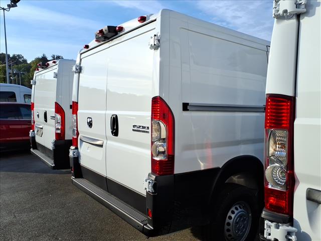 2025 RAM ProMaster Low Roof Cargo Van 118 in. WB - Photo 3