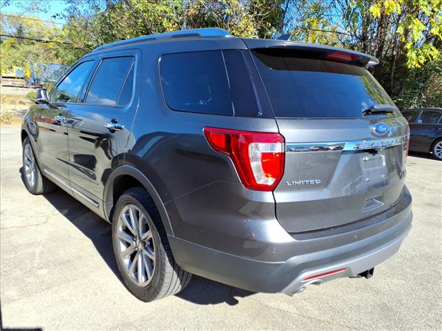 2017 Ford Explorer Limited - Photo 4