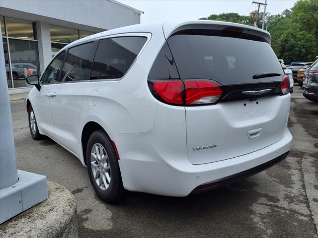 2025 Chrysler Voyager LX Passenger Van - Photo 4