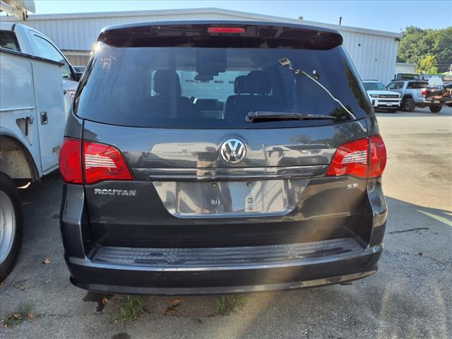 2012 Volkswagen Routan SE - Photo 4
