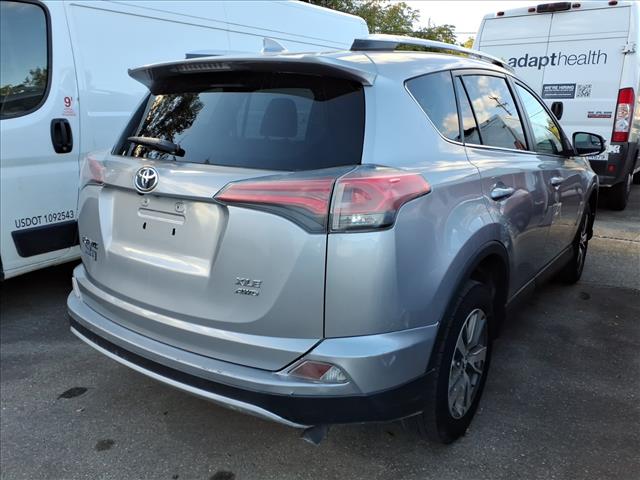 2016 Toyota RAV4 XLE - Photo 4