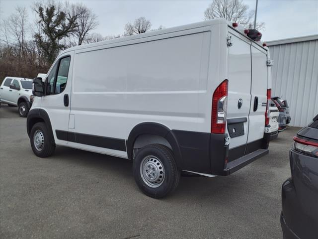 2025 RAM ProMaster Low Roof Cargo Van 118 in. WB - Photo 4