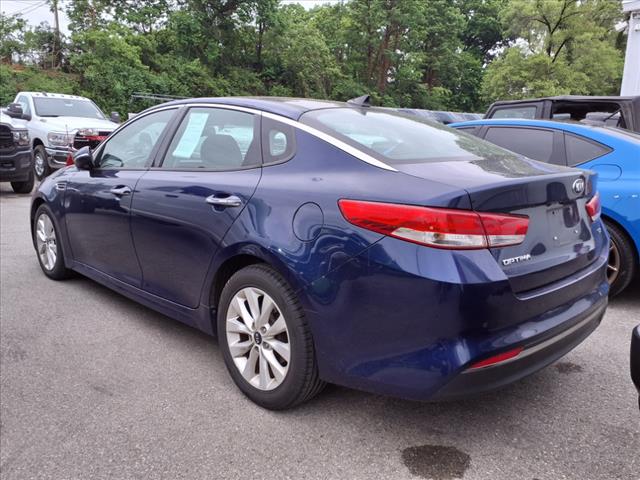 2017 Kia Optima EX - Photo 4