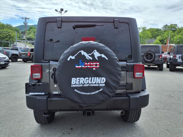 2018 Jeep Wrangler JK Unlimited Willys Wheeler W - Photo 5