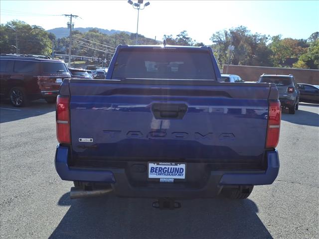 2025 Toyota Tacoma TRD Sport - Photo 5