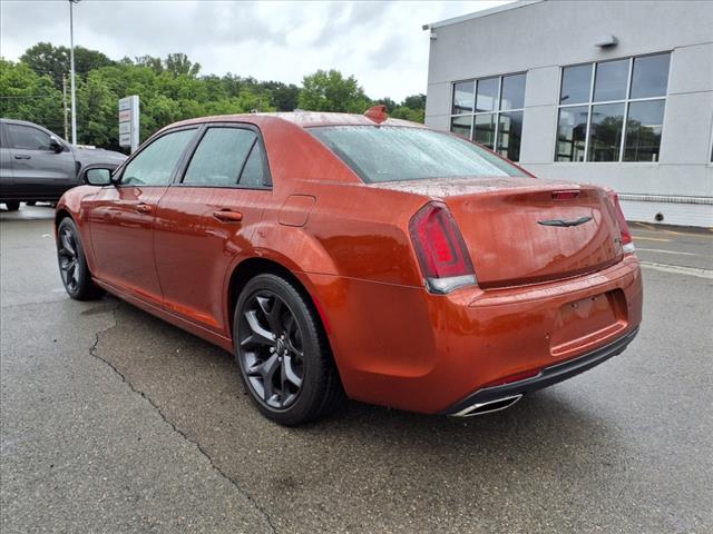 2021 Chrysler 300 S V6 - Photo 6