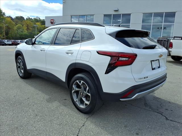 2024 Chevrolet Trax LT - Photo 6