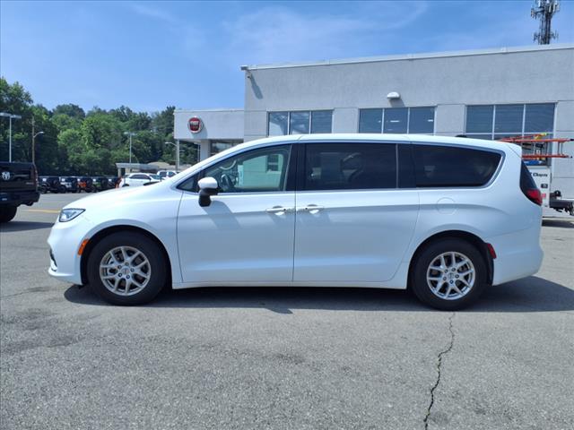 2023 Chrysler Pacifica Touring L - Photo 7