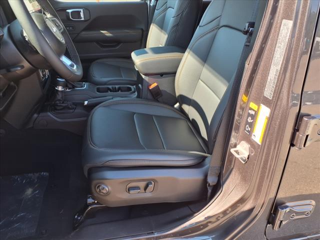 2025 Jeep Wrangler Sahara 4x4