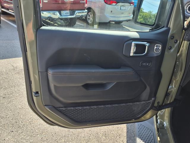 2025 Jeep Gladiator High Tide 4x4 Crew Cab 5 ft. box