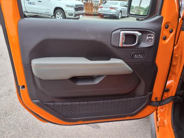 2025 Jeep Gladiator Mojave X 4x4 Crew Cab 5 ft. box