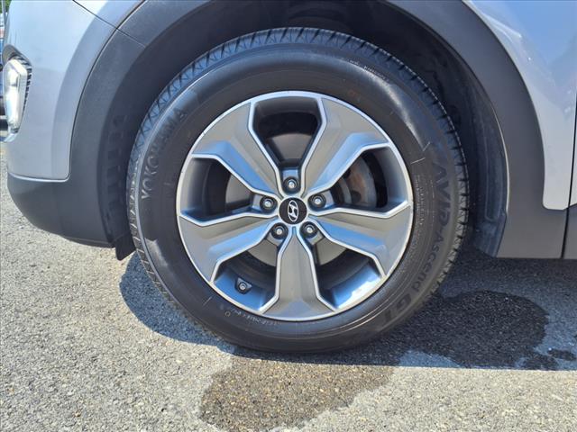 2016 Hyundai SANTA FE SE