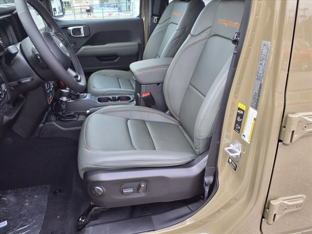 2025 Jeep Gladiator Mojave X 4x4 Crew Cab 5 ft. box