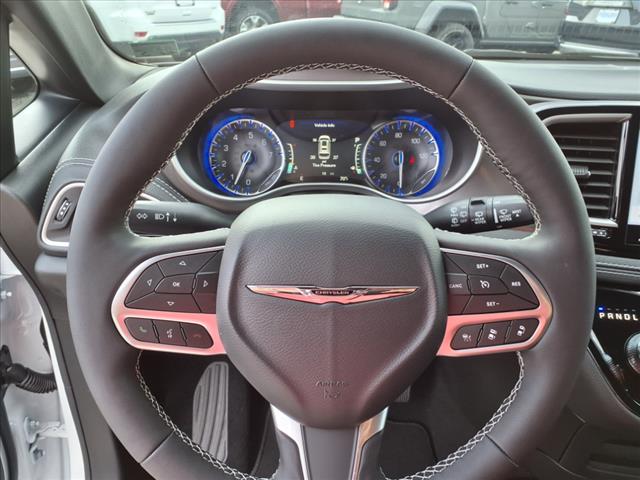 2026 Chrysler Pacifica Select Front-Wheel Drive Passenger Van