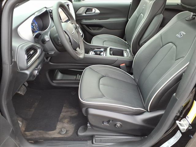 2026 Chrysler Pacifica Limited All-Wheel Drive Passenger Van