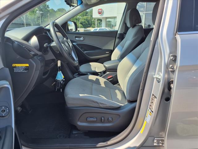 2016 Hyundai SANTA FE SE