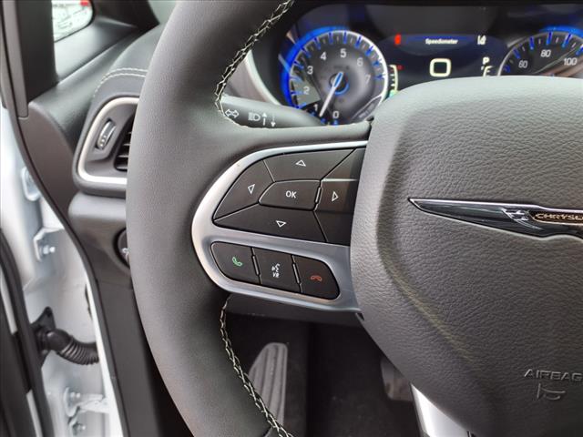 2026 Chrysler Pacifica Select Front-Wheel Drive Passenger