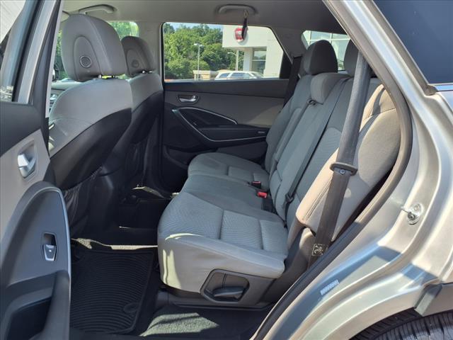 2016 Hyundai SANTA FE SE