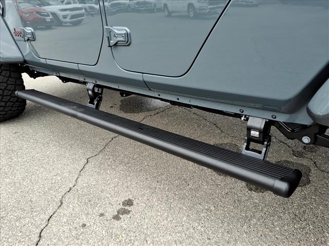 2025 Jeep Gladiator Rubicon 4x4 Crew Cab 5 ft. box