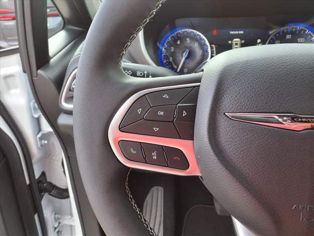 2026 Chrysler Pacifica Select Front-Wheel Drive Passenger Van