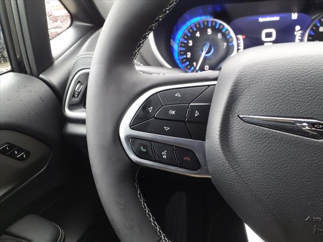2025 Chrysler Pacifica Select Front-Wheel Drive Passenger Van