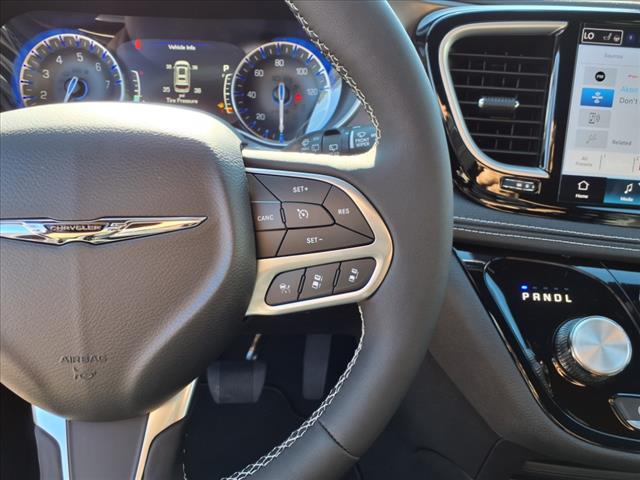 2026 Chrysler Pacifica Select Front-Wheel Drive Passenger
