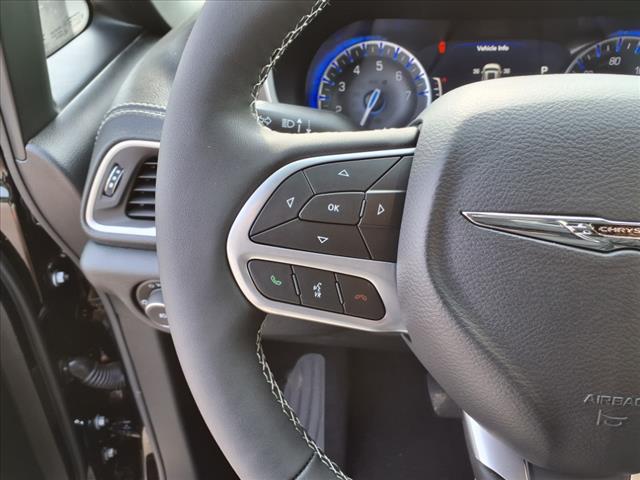 2025 Chrysler Pacifica Select All-Wheel Drive Passenger Van