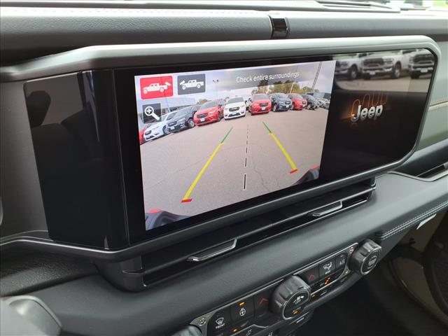 2025 Jeep Gladiator Mojave X 4x4 Crew Cab 5 ft. box