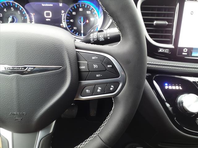 2025 Chrysler Pacifica Select Front-Wheel Drive Passenger Van