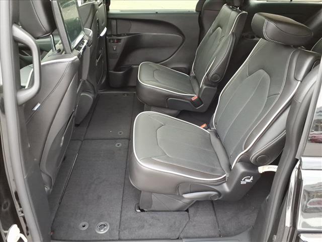 2026 Chrysler Pacifica Limited All-Wheel Drive Passenger Van