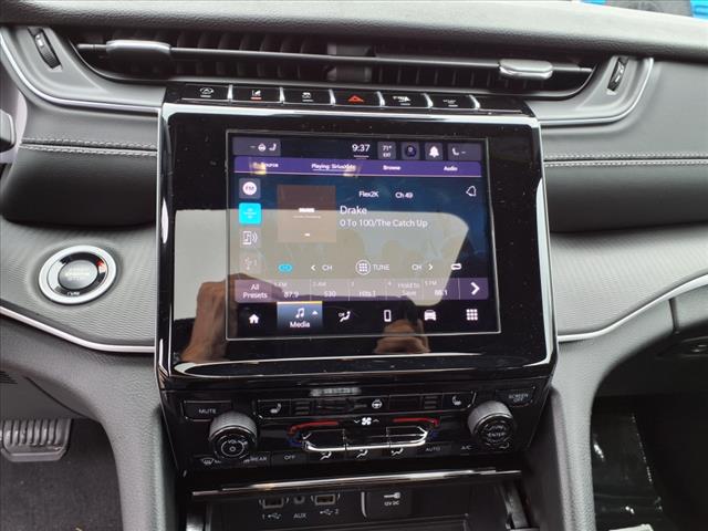 2025 Jeep Grand Cherokee Laredo X 4x4