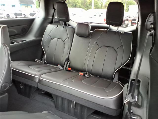 2026 Chrysler Pacifica Limited All-Wheel Drive Passenger Van