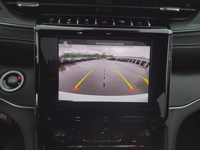 2025 Jeep Grand Cherokee L Laredo X 4x4