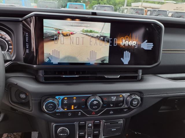 2025 Jeep Gladiator High Tide 4x4 Crew Cab 5 ft. box