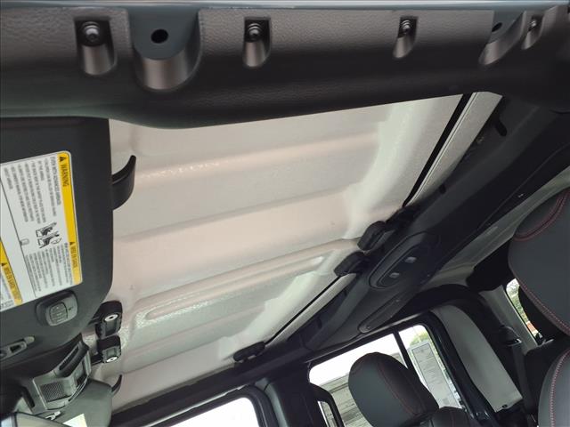 2025 Jeep Gladiator Rubicon 4x4 Crew Cab 5 ft. box