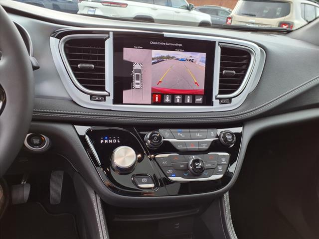 2026 Chrysler Pacifica Limited Front-Wheel Drive Passenger