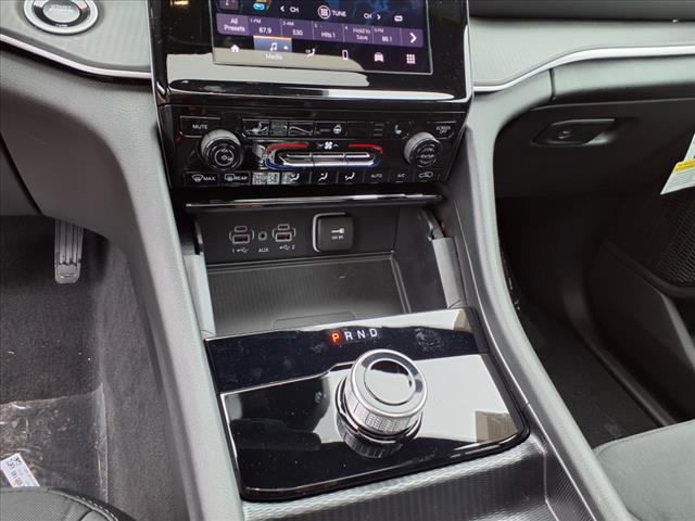 2025 Jeep Grand Cherokee Laredo X 4x4