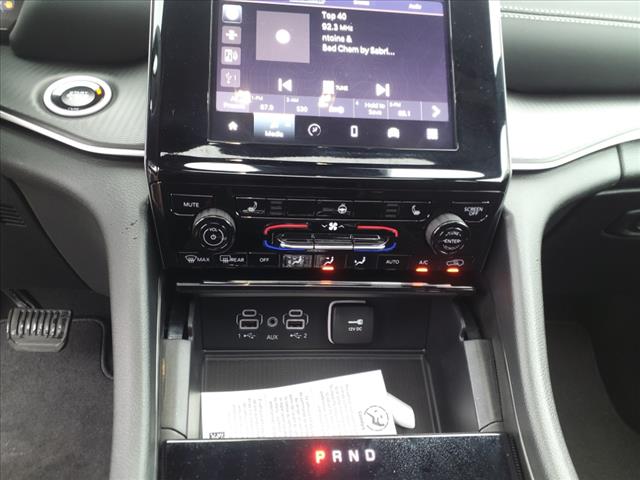 2025 Jeep Grand Cherokee L Laredo X 4x4