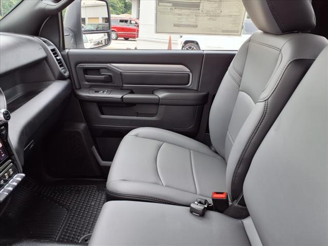 2025 RAM 2500 Tradesman 4x4 Regular Cab 8 ft. box 140.5 in. WB